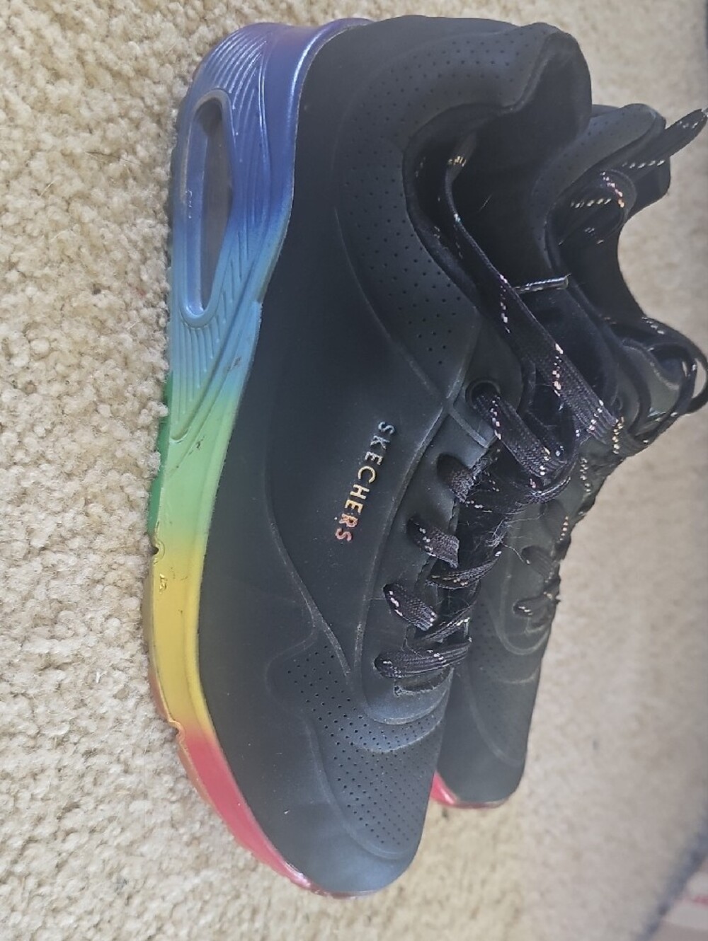 Skechers Women's Black Sneakers With Rainbow Sole Size 9.5 - Picture 2 of 3